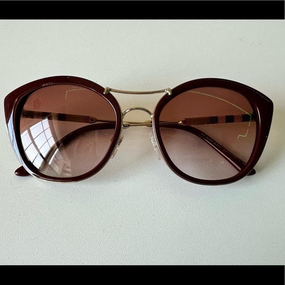Burberry Check Detail Round Frame Sunglasses - Picture 2 of 14